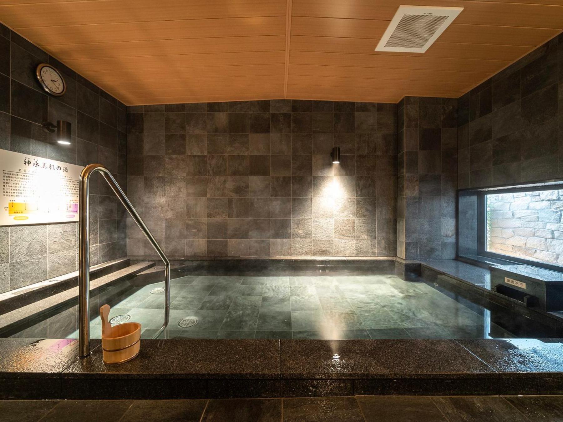 Super Hotel Kumamoto Ekimae Natural Hot Springs Екстер'єр фото